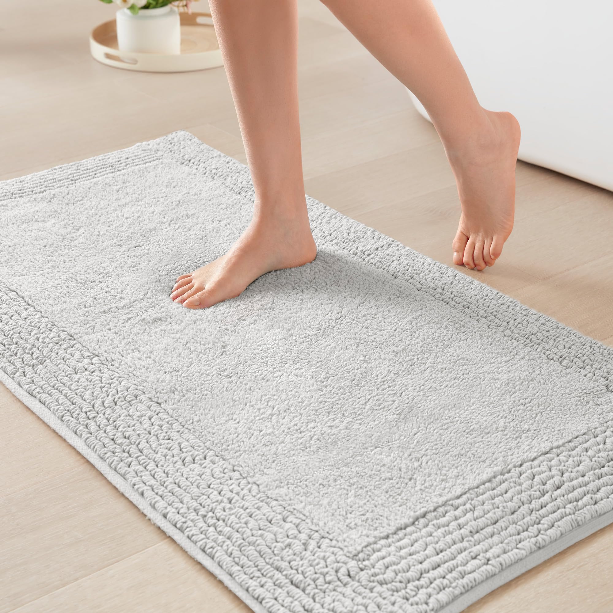 21"×34" White Reversible Tufted Cotton Bath Rug, 3000GSM Absorbent Quick Dry Bathroom Mat