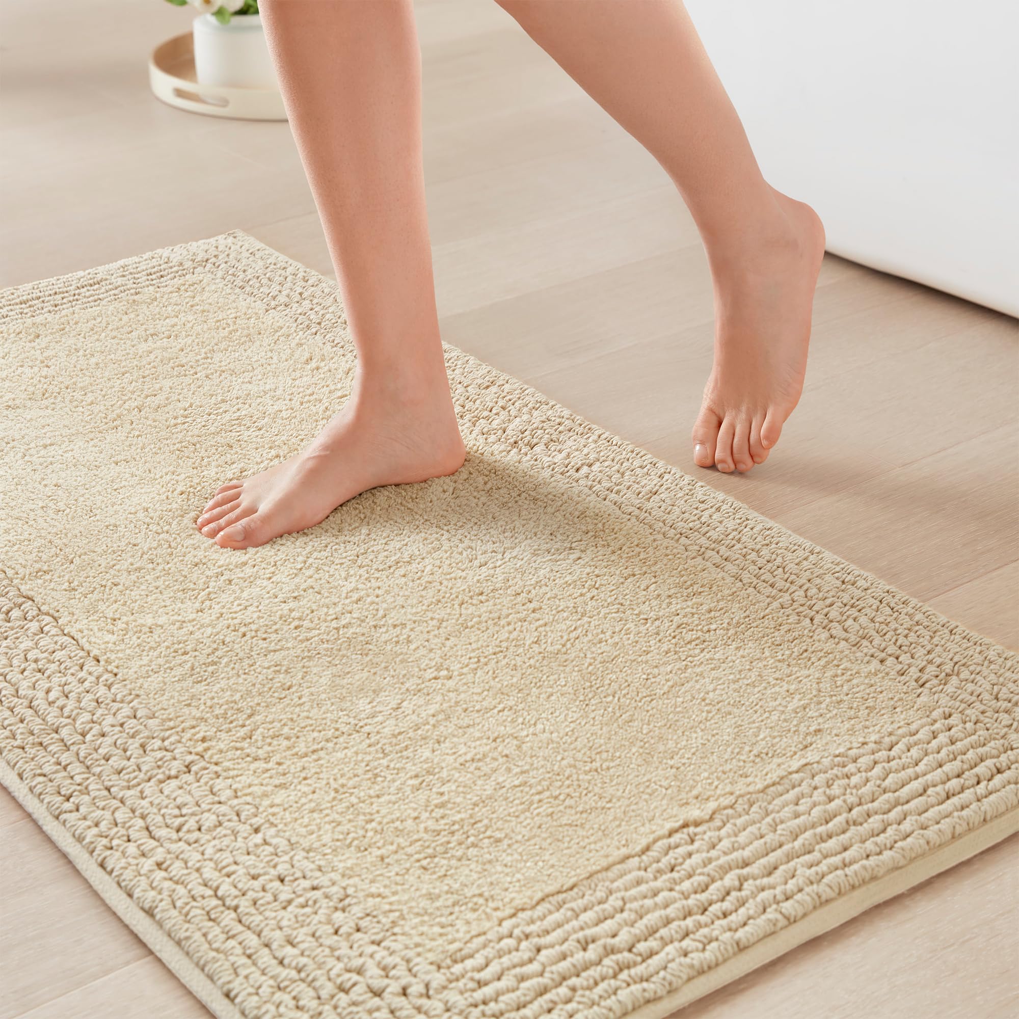 21"×34" White Reversible Tufted Cotton Bath Rug, 3000GSM Absorbent Quick Dry Bathroom Mat